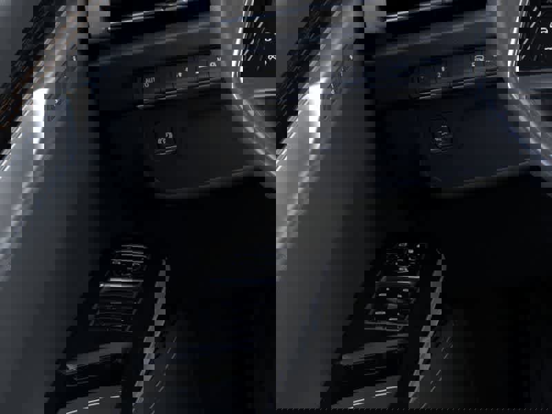 Used 2025 Cadillac Escalade ESV Luxury AWD/4WD image 22