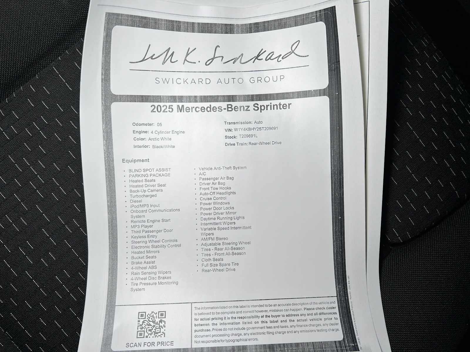 Used 2025 Mercedes-Benz Sprinter 2500 image 36