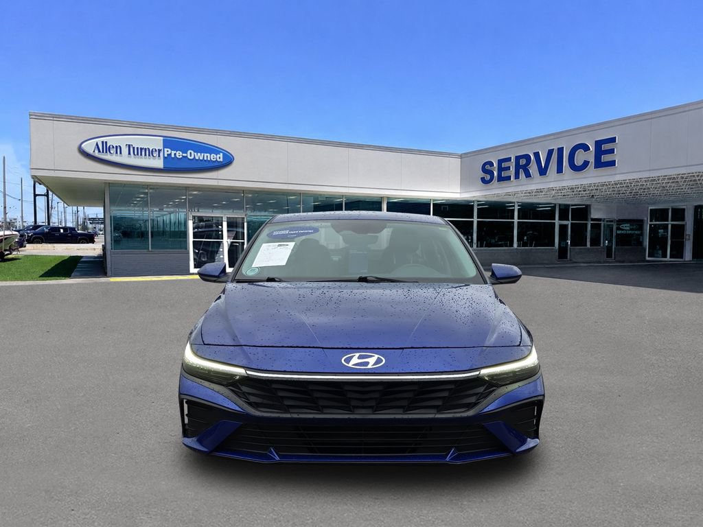 Certified 2024 Hyundai Elantra SEL FWD image 3