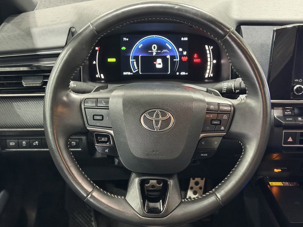 Used 2025 Toyota Camry SE FWD image 15