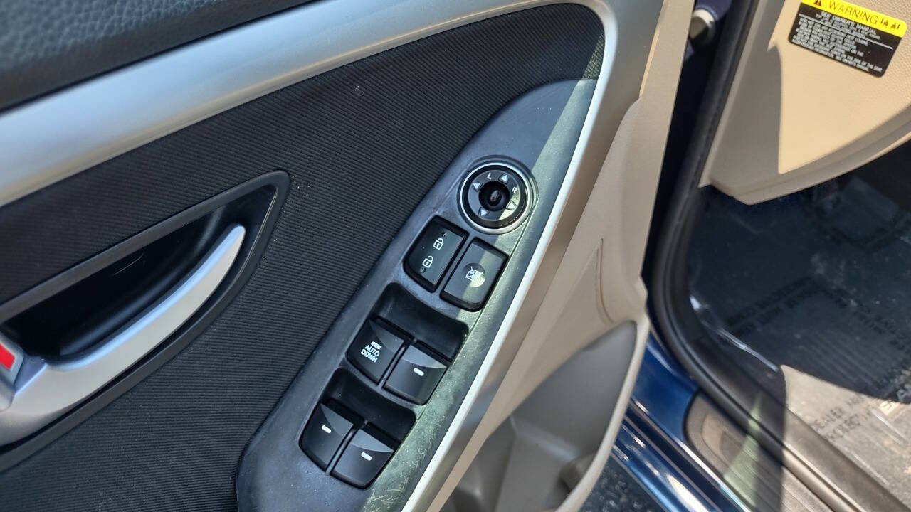 Used 2014 Hyundai Elantra GT image 11