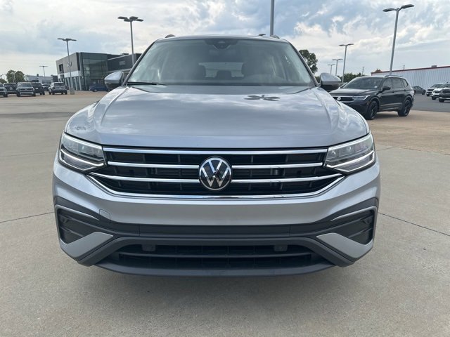 Used 2024 Volkswagen Tiguan S image 3
