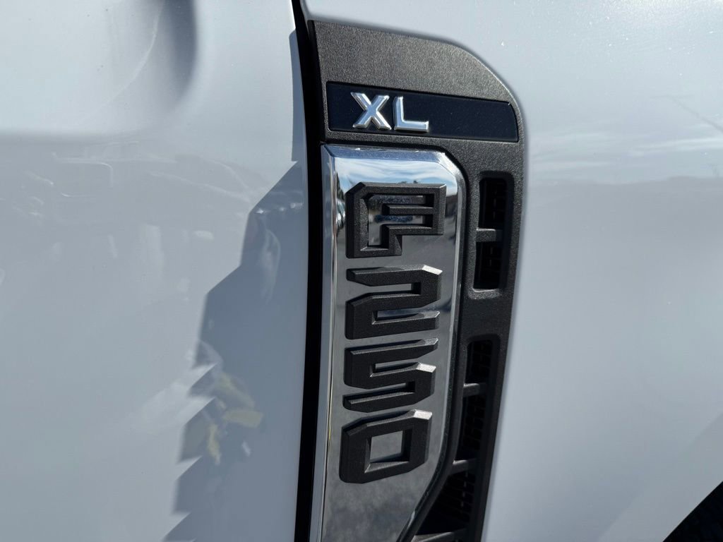 New 2026 Ford F250 XL w/ XL Chrome Package image 10