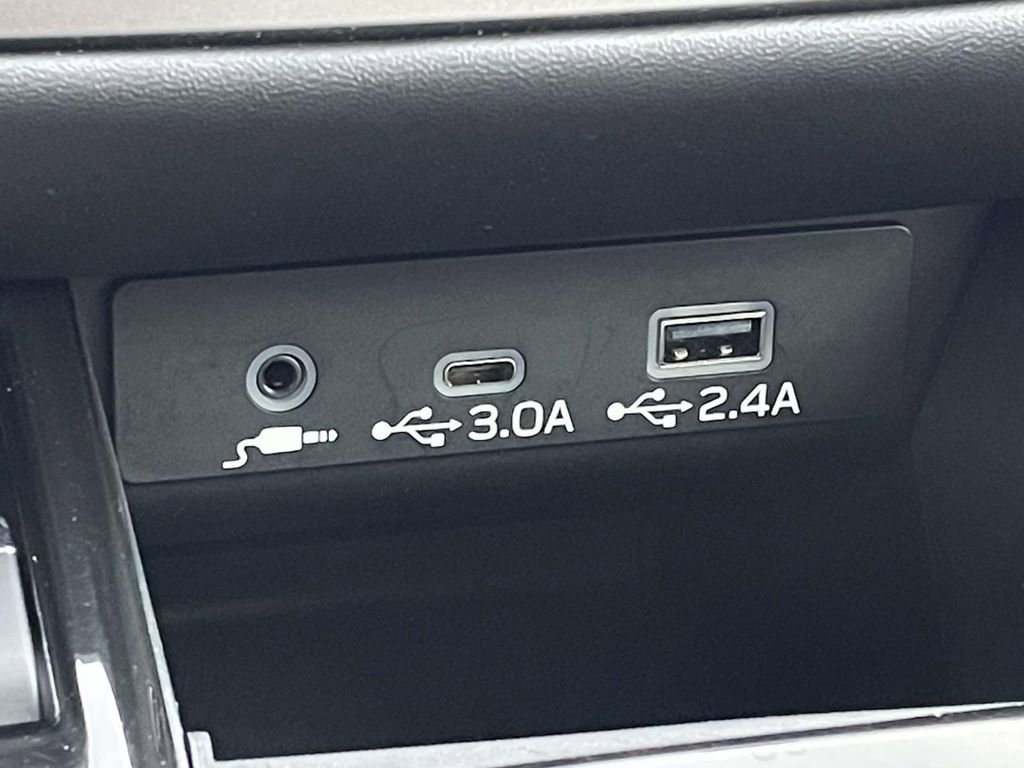 Certified 2025 Subaru Outback Limited AWD/4WD image 19
