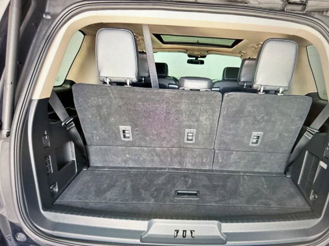 Used 2023 Ford Expedition XLT image 9