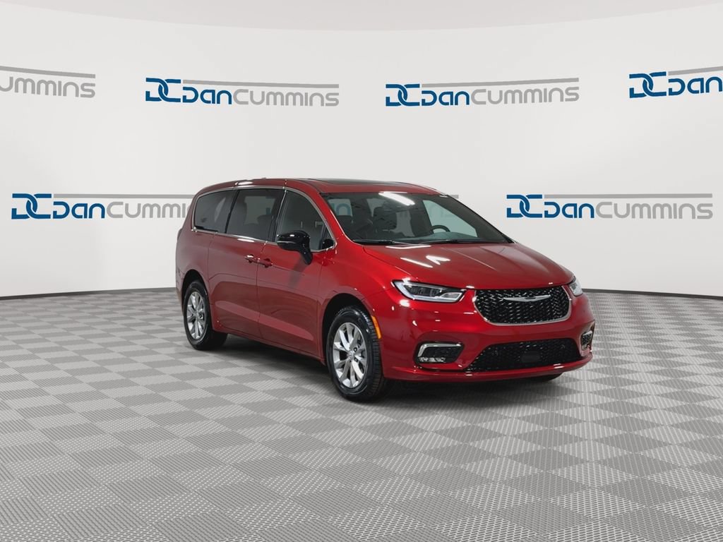 New 2026 Chrysler Pacifica Limited AWD/4WD image 3