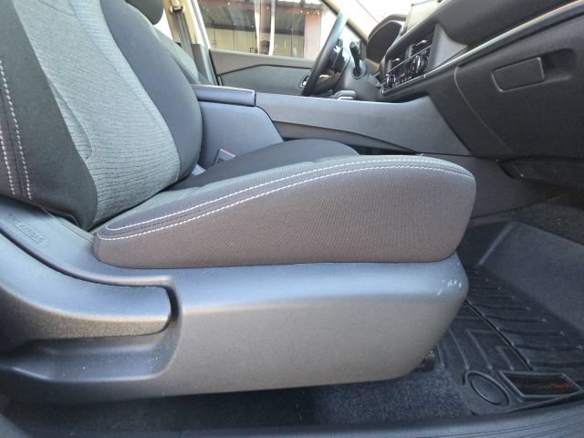 Used 2023 Nissan Rogue SV FWD image 19