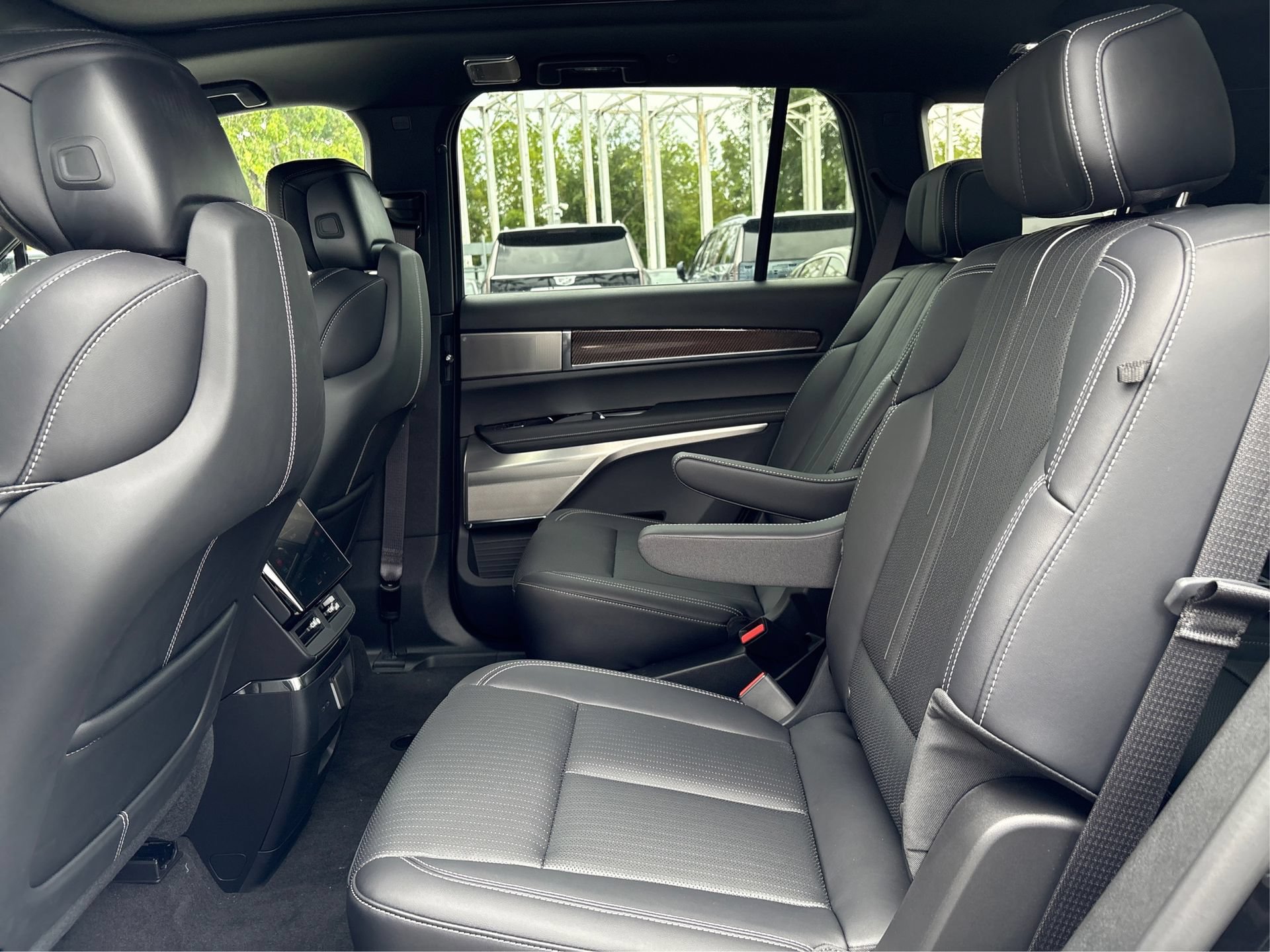 New 2027 Cadillac Vistiq Sport AWD/4WD image 10