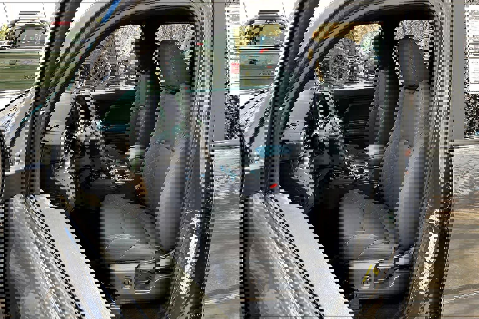 Certified 2025 Toyota Tacoma SR5 image 9