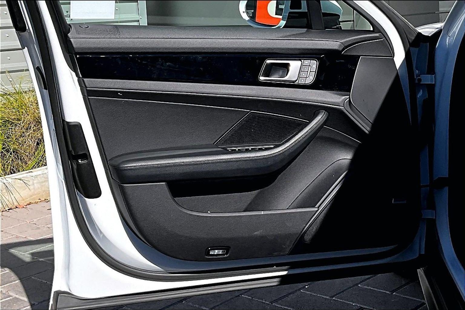 Used 2022 Porsche Panamera image 23