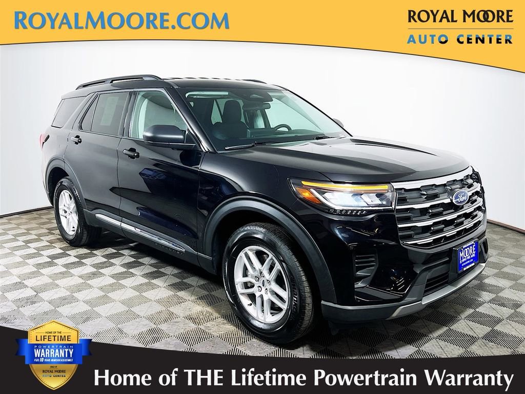 Used 2025 Ford Explorer Active AWD/4WD image 1