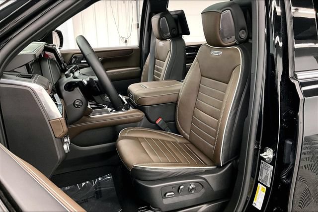 Used 2025 GMC Yukon XL Denali Ultimate AWD/4WD image 24