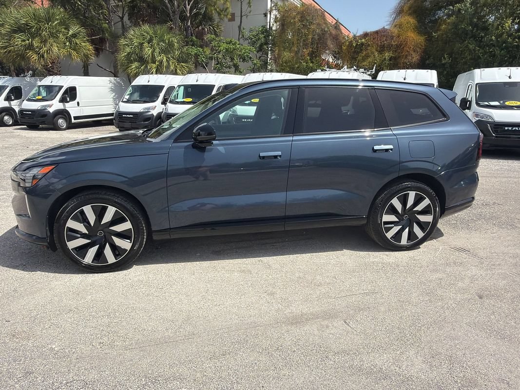Used 2025 Volvo EX90 Ultra AWD/4WD image 2