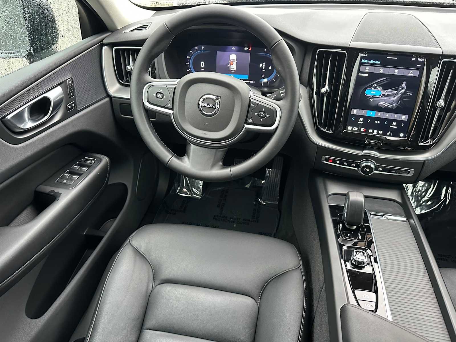 Used 2025 Volvo XC60 B5 Core w/ Protection Package Premier image 17
