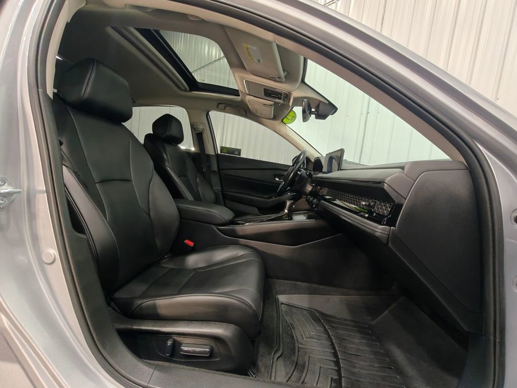 Used 2023 Honda Accord Touring image 25
