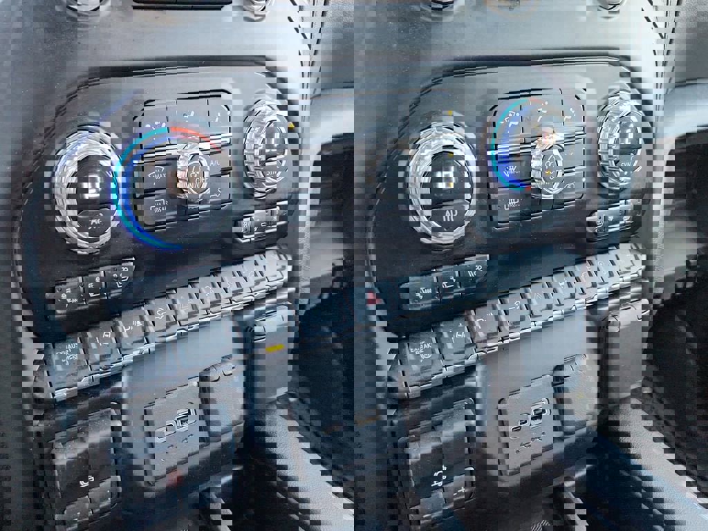 Used 2023 GMC Sierra 2500 AT4 w/ AT4 Premium Plus Package image 28