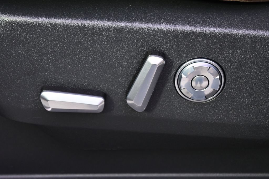 New 2026 Lincoln Navigator L Black Label AWD/4WD image 14