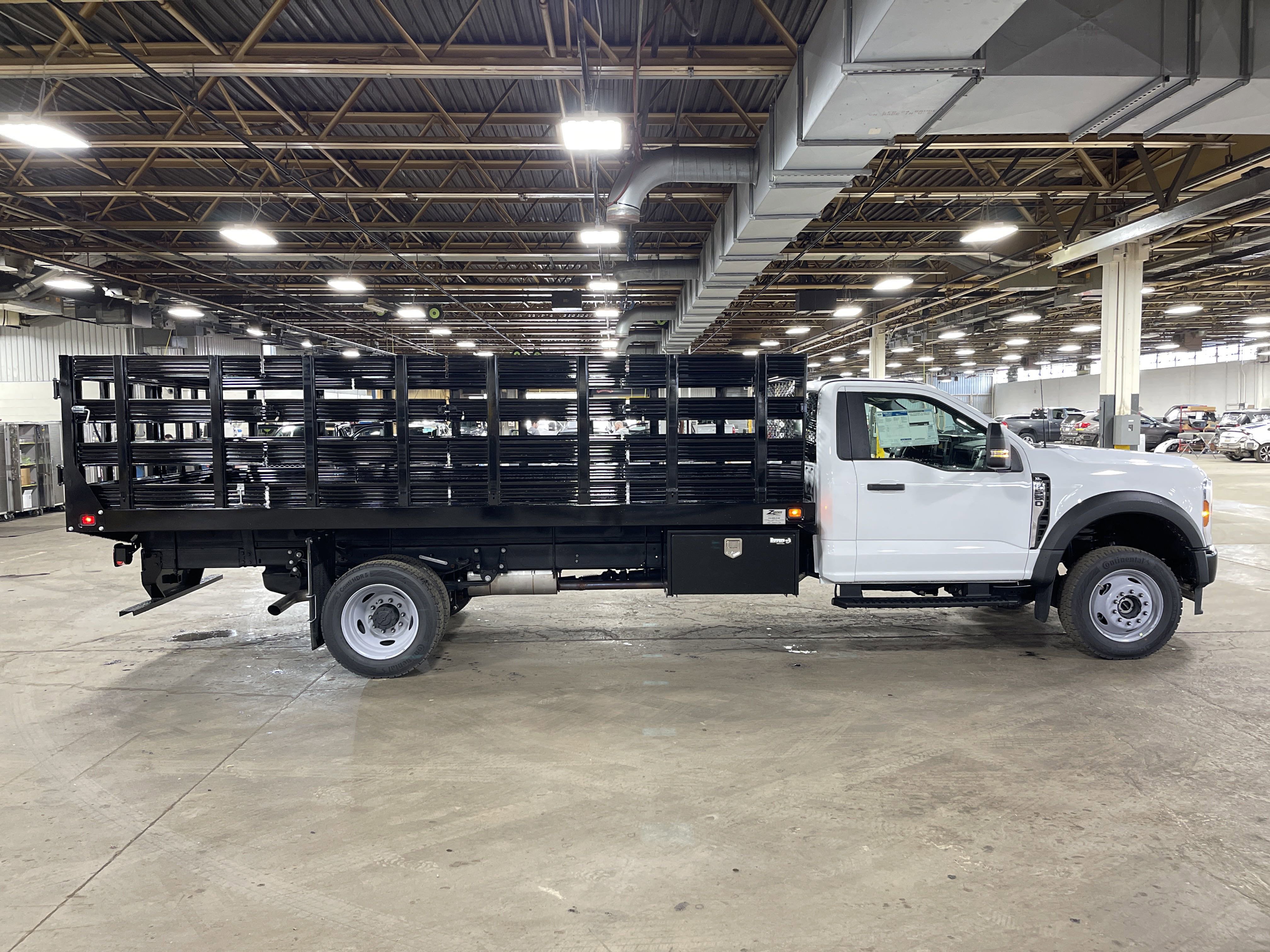 New 2025 Ford F550 4x4 Regular Cab Super Duty image 5