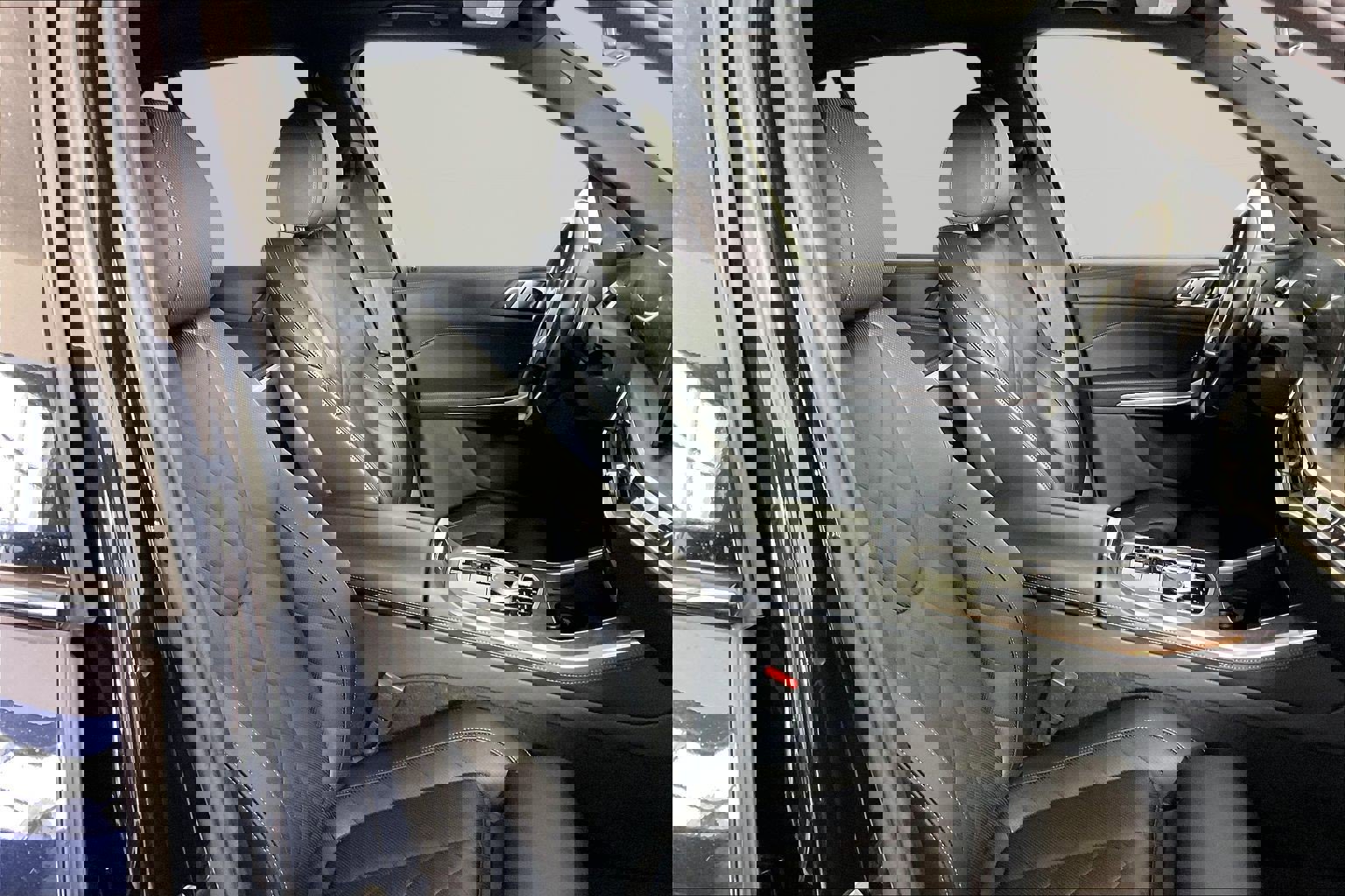 Certified 2024 BMW X5 xDrive40i w/ M Sport Package image 12