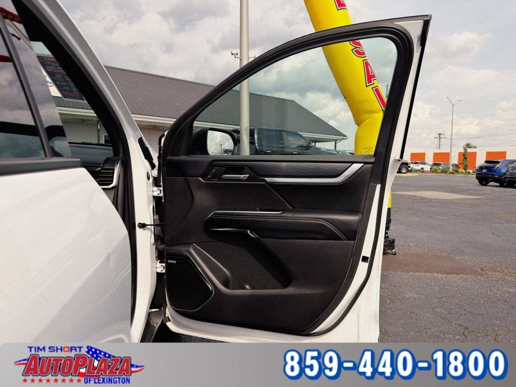 Used 2025 GMC Acadia Elevation FWD image 30