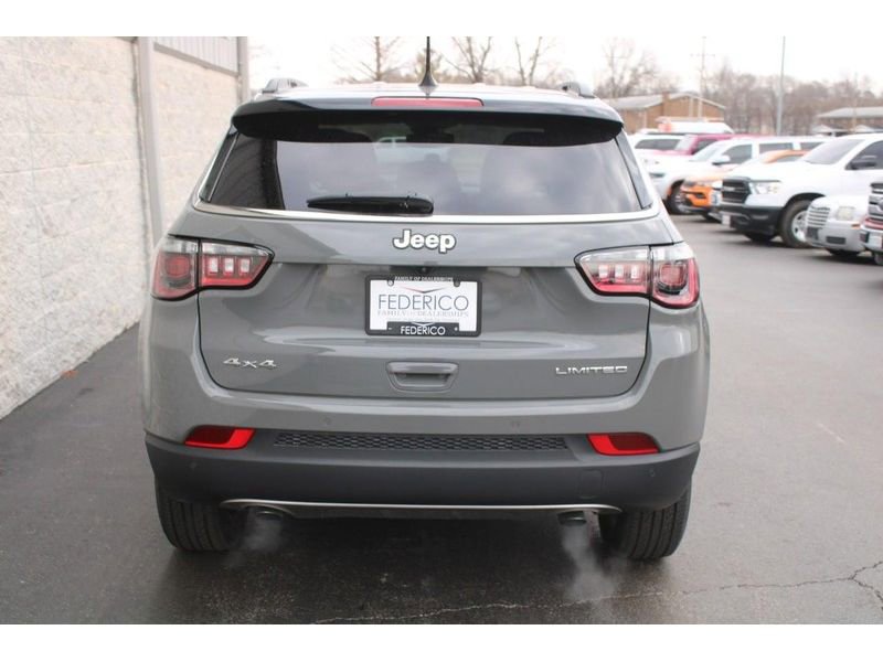 Used 2023 Jeep Compass Limited image 4