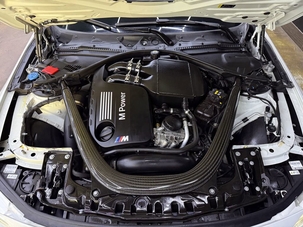 Used 2017 BMW M4 Coupe RWD image 27