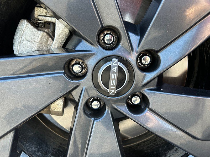 Used 2025 Nissan Rogue SV FWD image 16