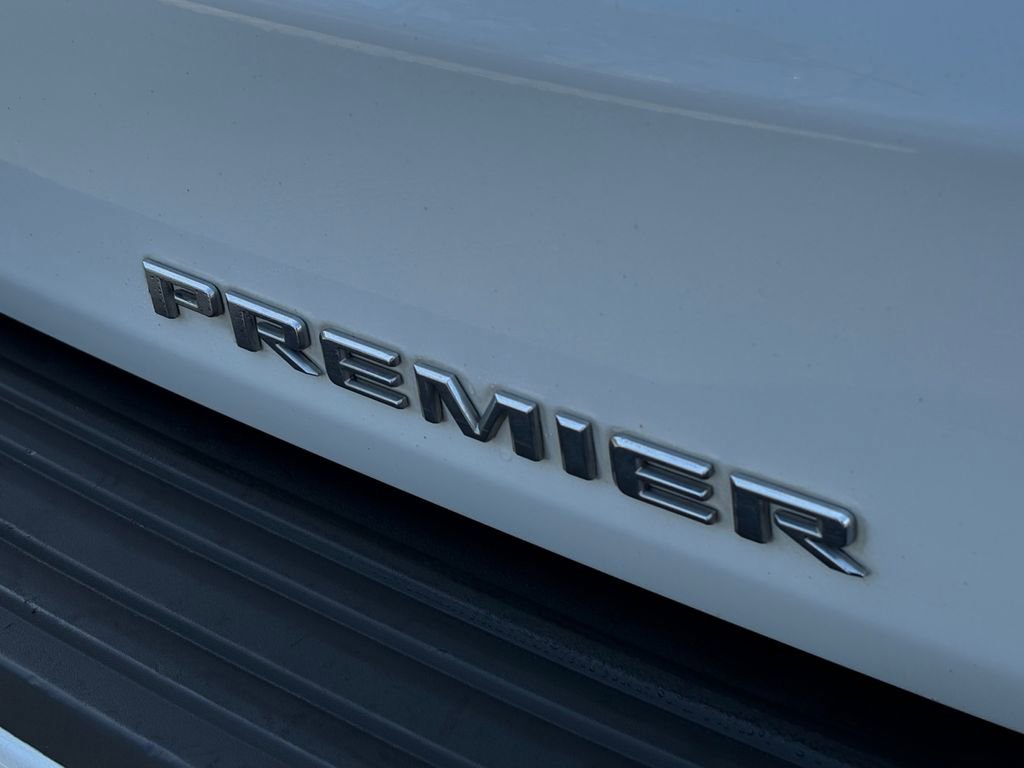 Used 2023 Chevrolet Suburban Premier image 9