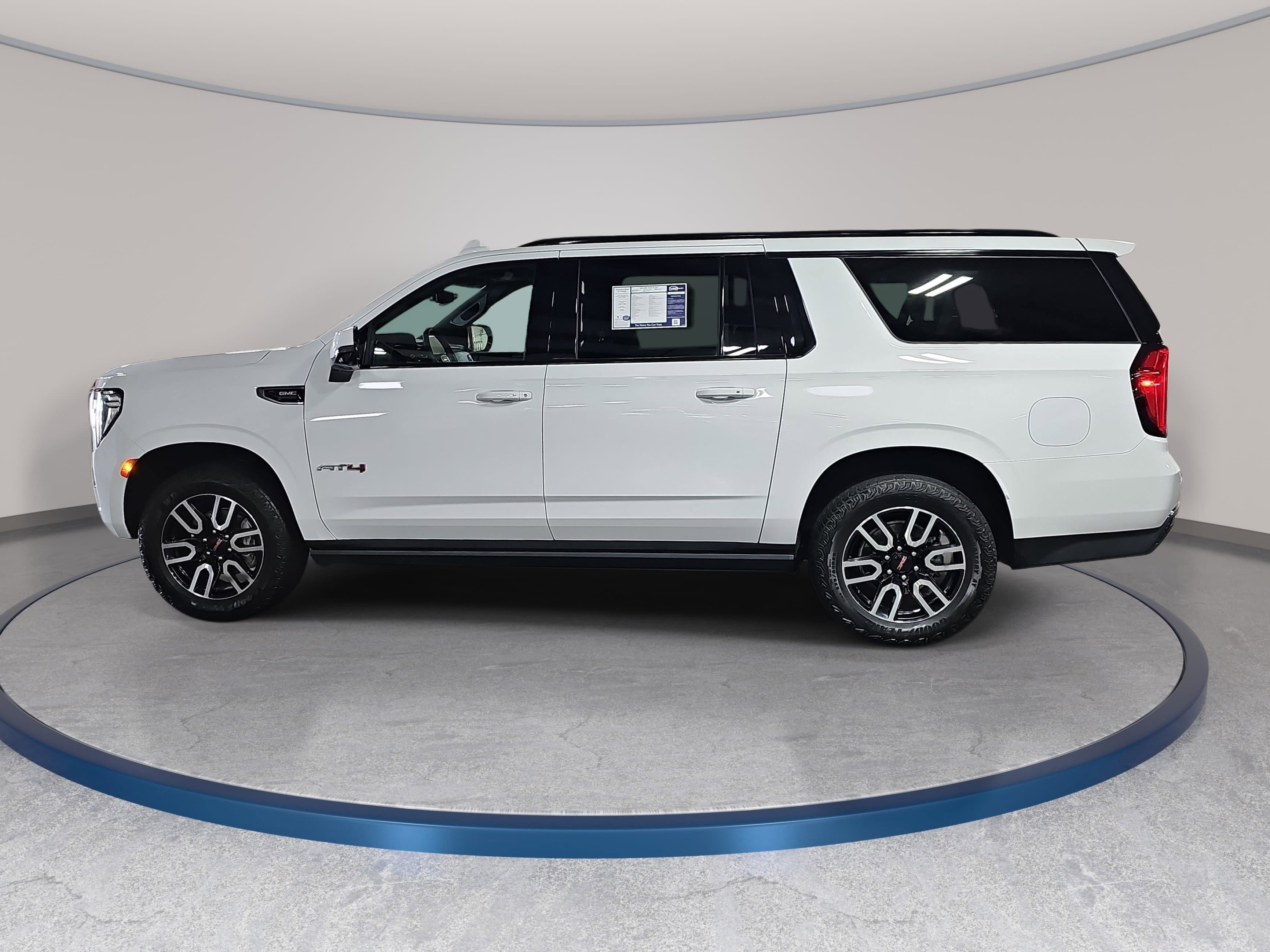 Used 2024 GMC Yukon XL AT4 w/ AT4 Premium Package AWD/4WD image 8