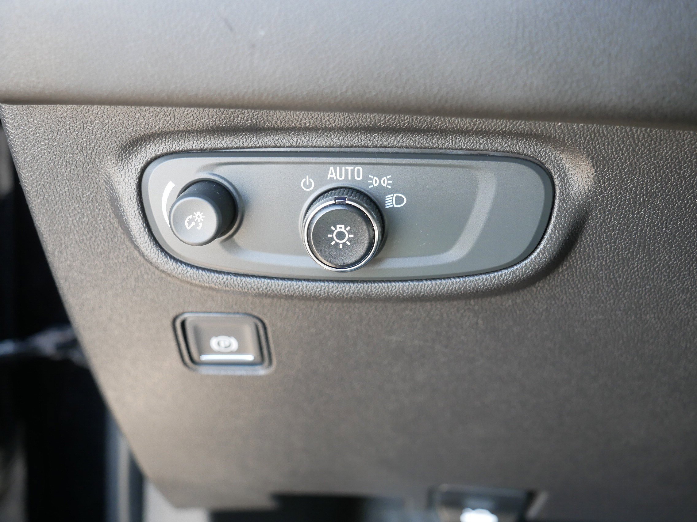 Used 2023 GMC Terrain SLE w/ Driver Convenience Package AWD/4WD image 26