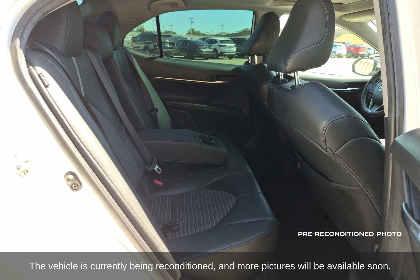 Used 2019 Toyota Camry SE w/ Carpet Mat Package FWD image 15