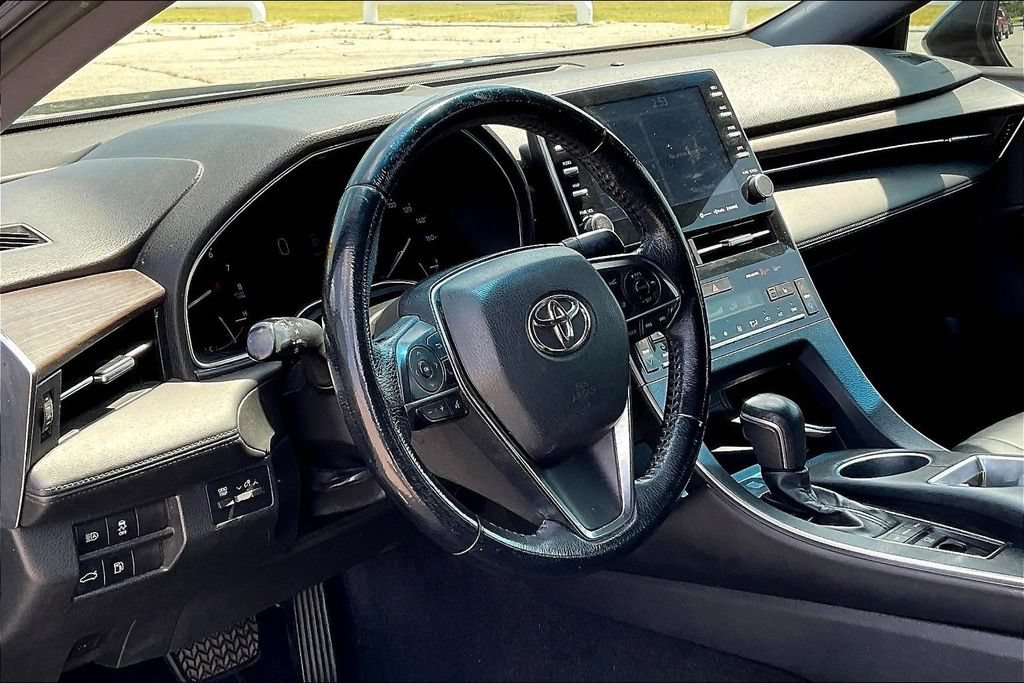 Used 2019 Toyota Avalon XLE FWD image 8