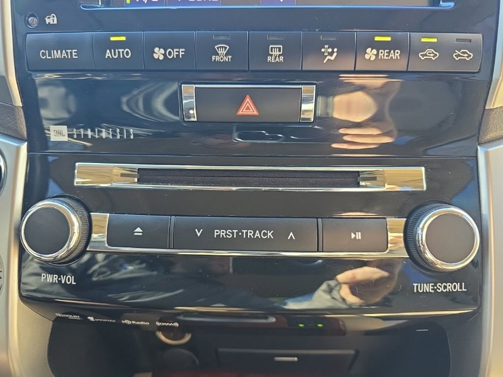 Used 2014 Toyota Land Cruiser image 36