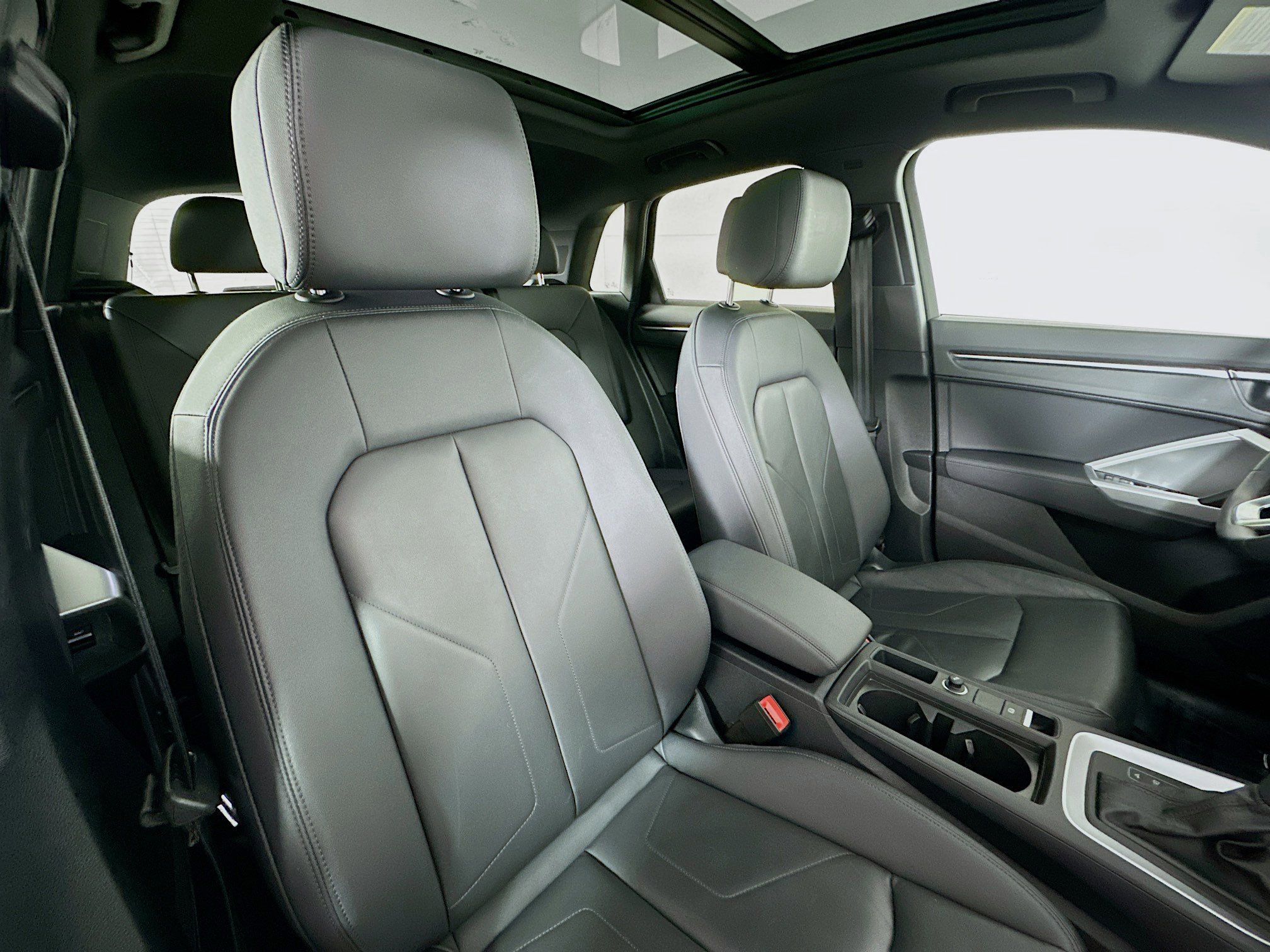 Used 2025 Audi Q3 2.0T Premium image 27