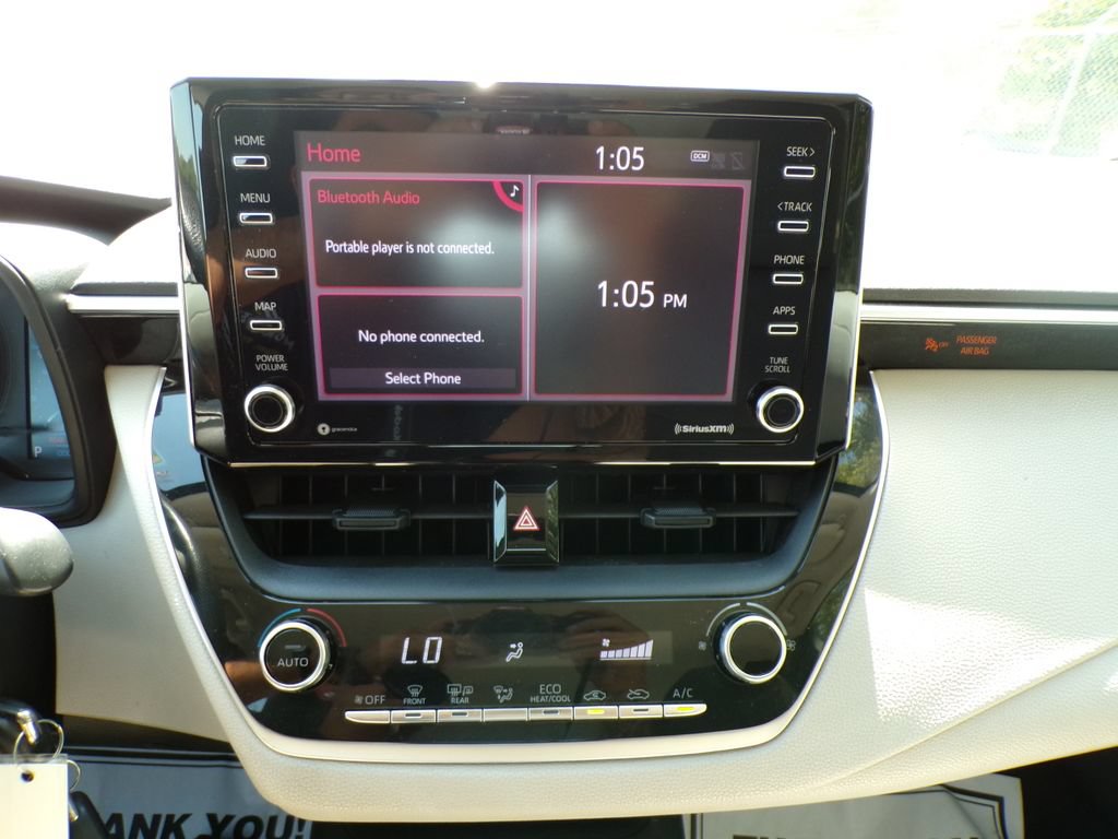 Used 2021 Toyota Corolla LE FWD image 25