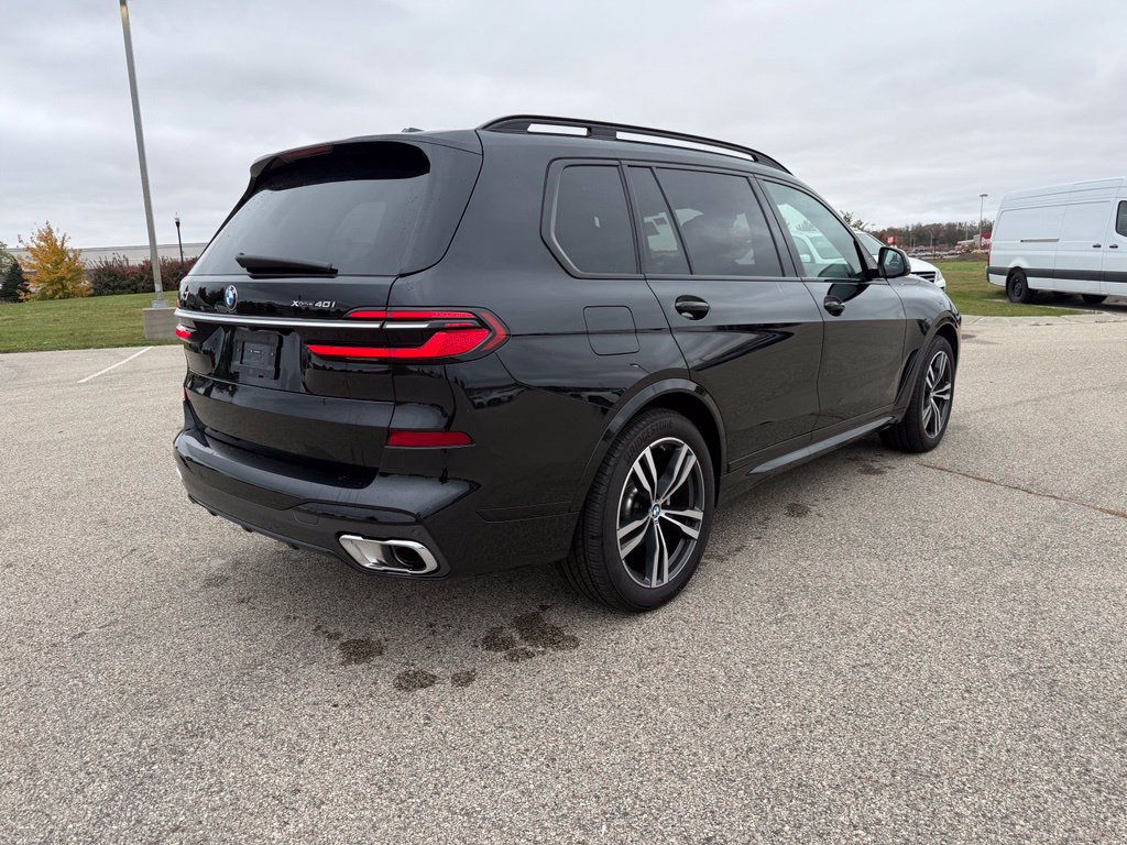Used 2026 BMW X7 xDrive40i w/ M Sport Package AWD/4WD image 6