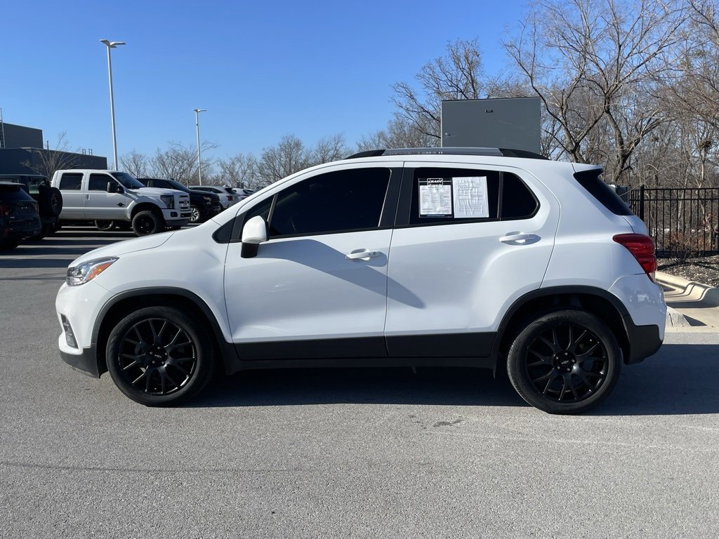 Used 2022 Chevrolet Trax LT w/ Sport Edition image 2