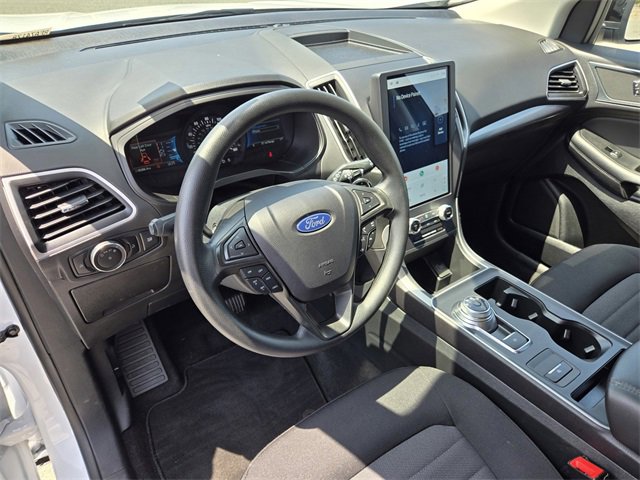 Used 2024 Ford Edge SE w/ Black Appearance Package image 10