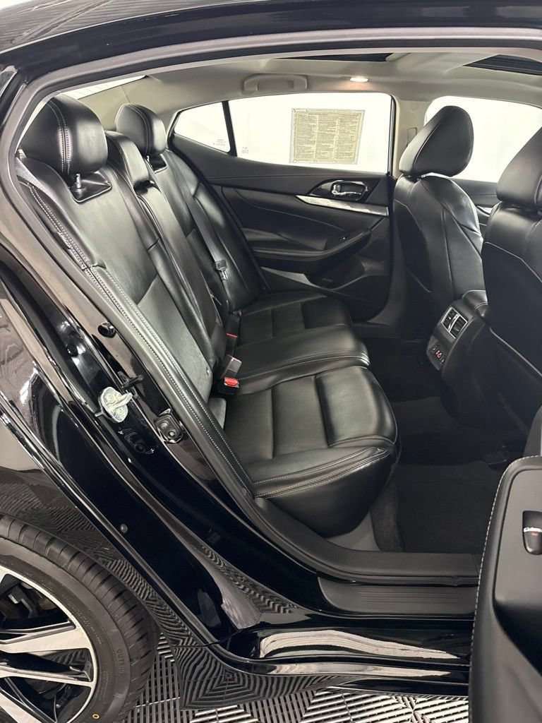 Used 2023 Nissan Maxima SL FWD image 18