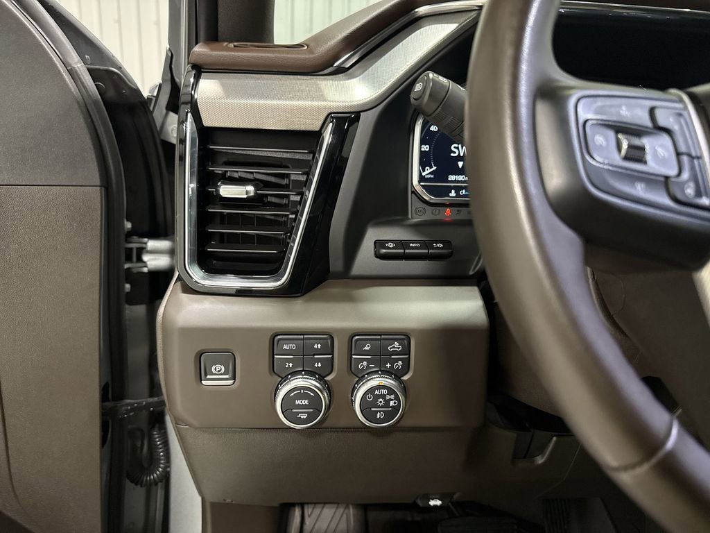 Used 2024 GMC Sierra 3500 Denali w/ Denali Reserve Package image 18