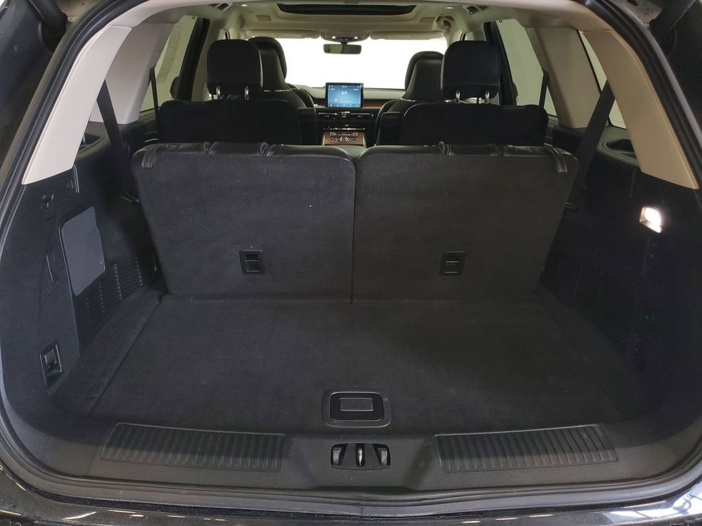 Used 2020 Lincoln Aviator Reserve w/ Equipment Group 202A image 23