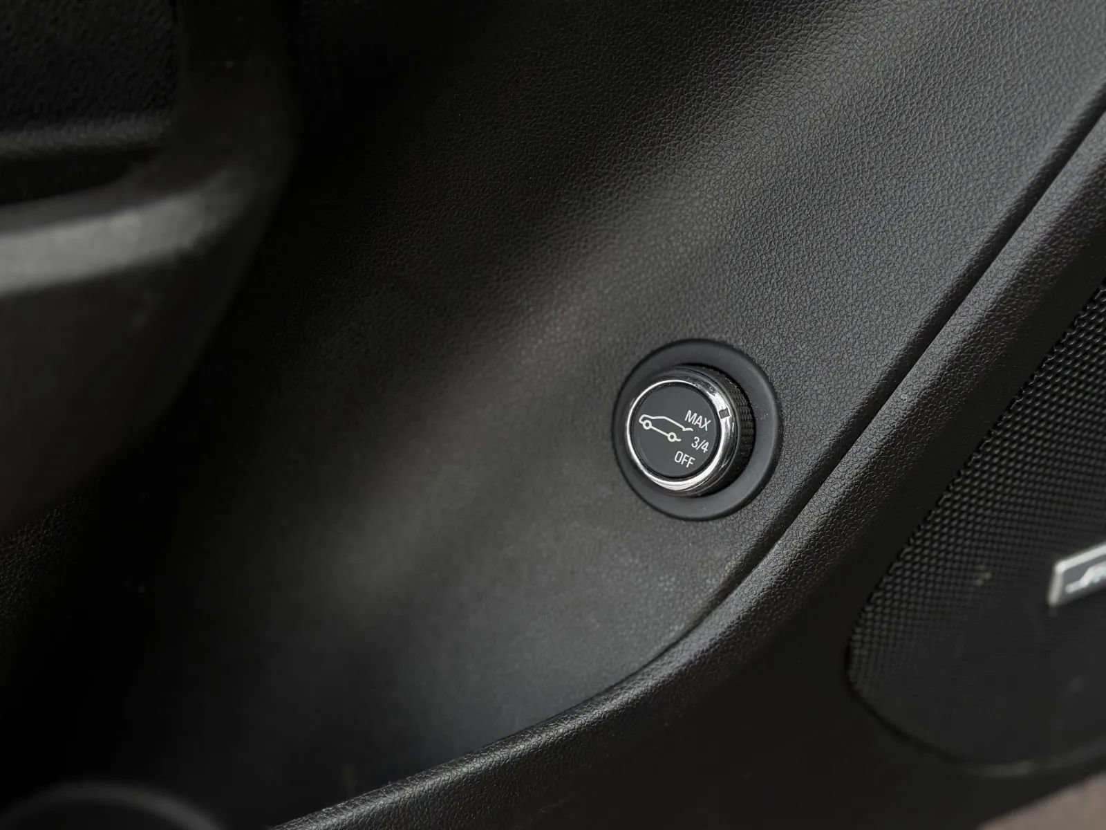 Used 2023 Chevrolet Blazer RS w/ Driver Confidence II Package image 28