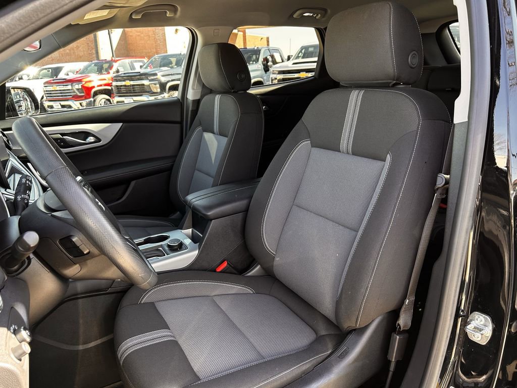 Used 2025 Chevrolet Blazer LT image 25