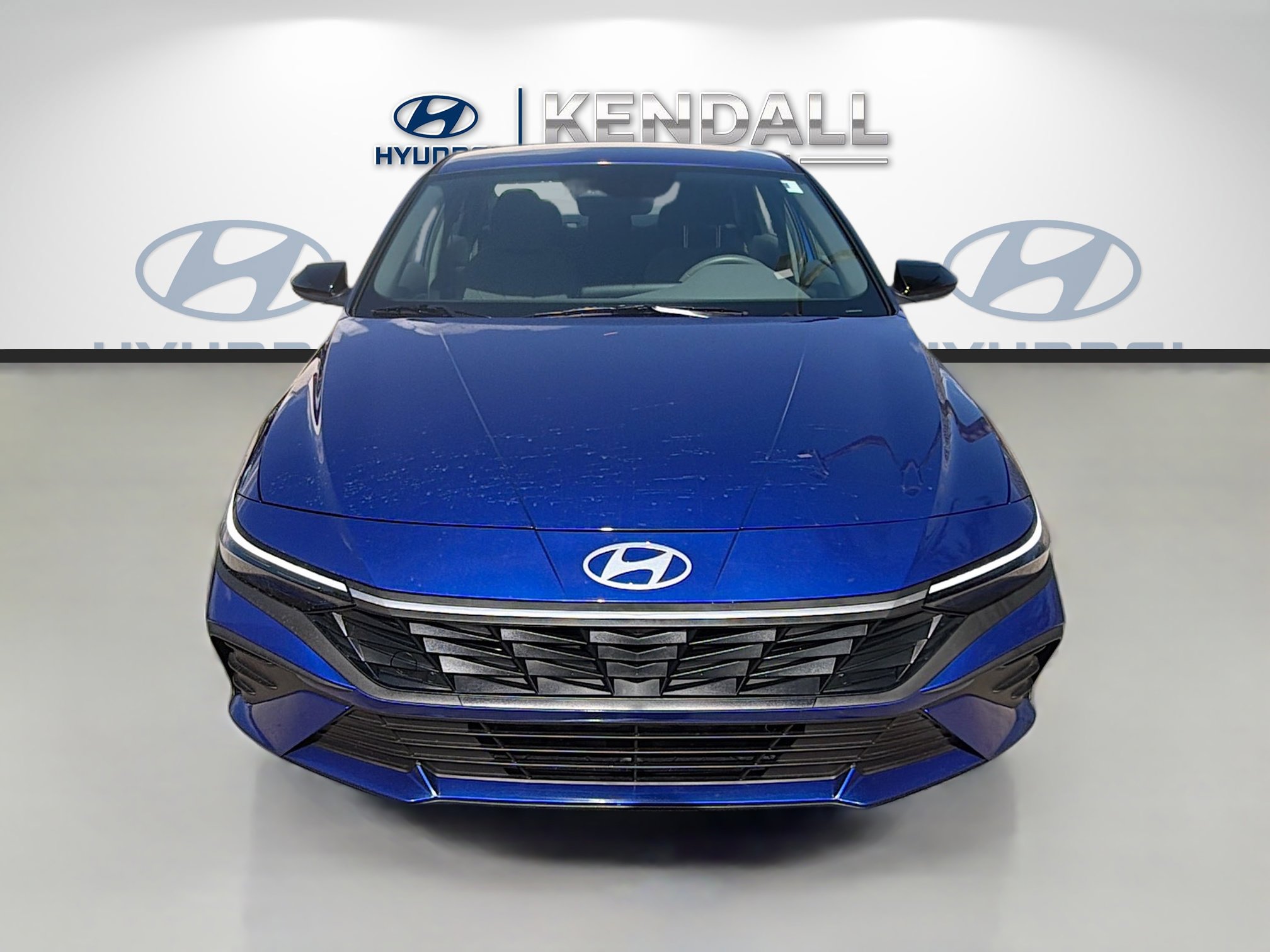 Used 2025 Hyundai Elantra Sport FWD image 2