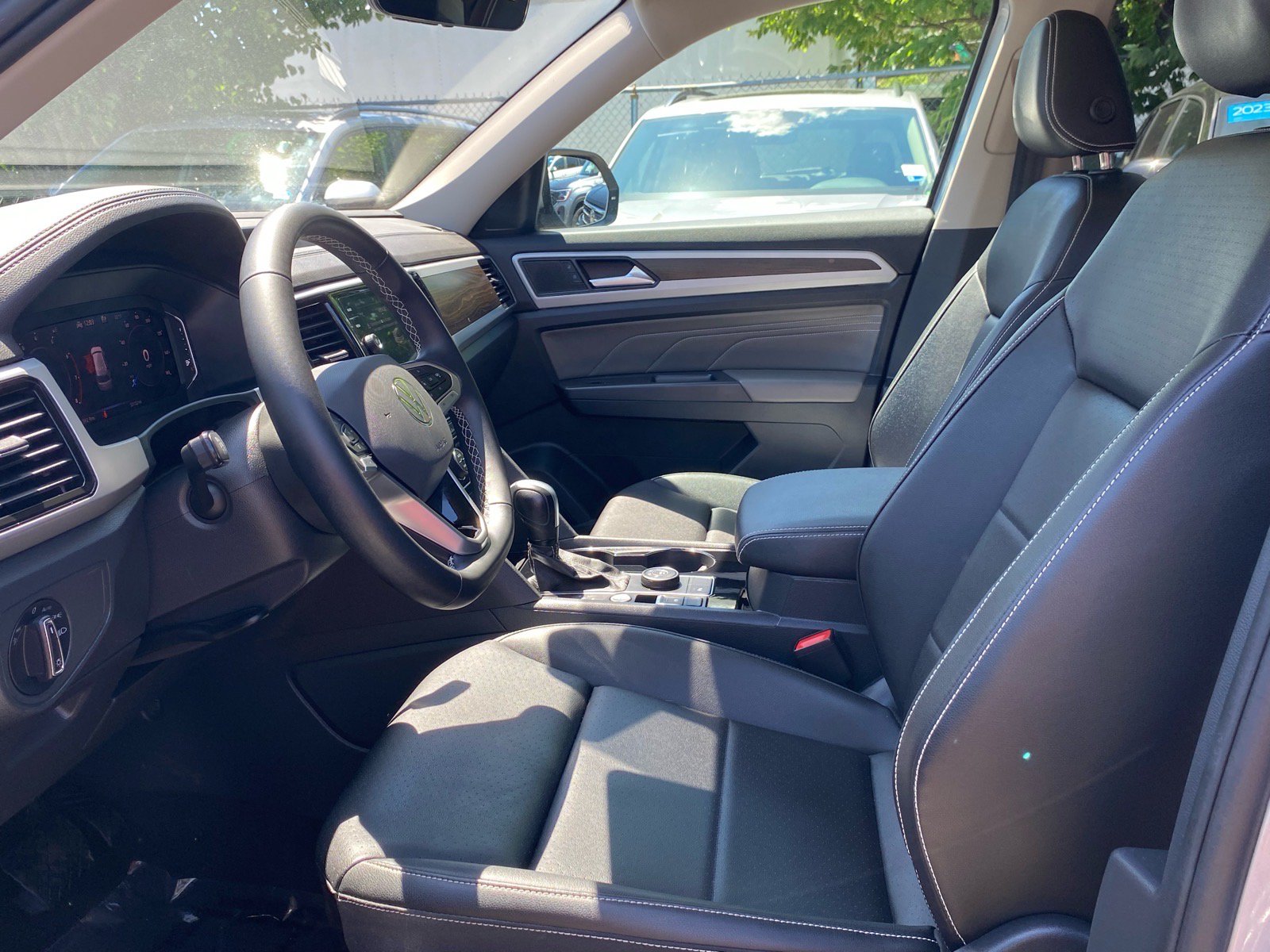 Certified 2023 Volkswagen Atlas SE w/ Panoramic Sunroof Package AWD/4WD image 10