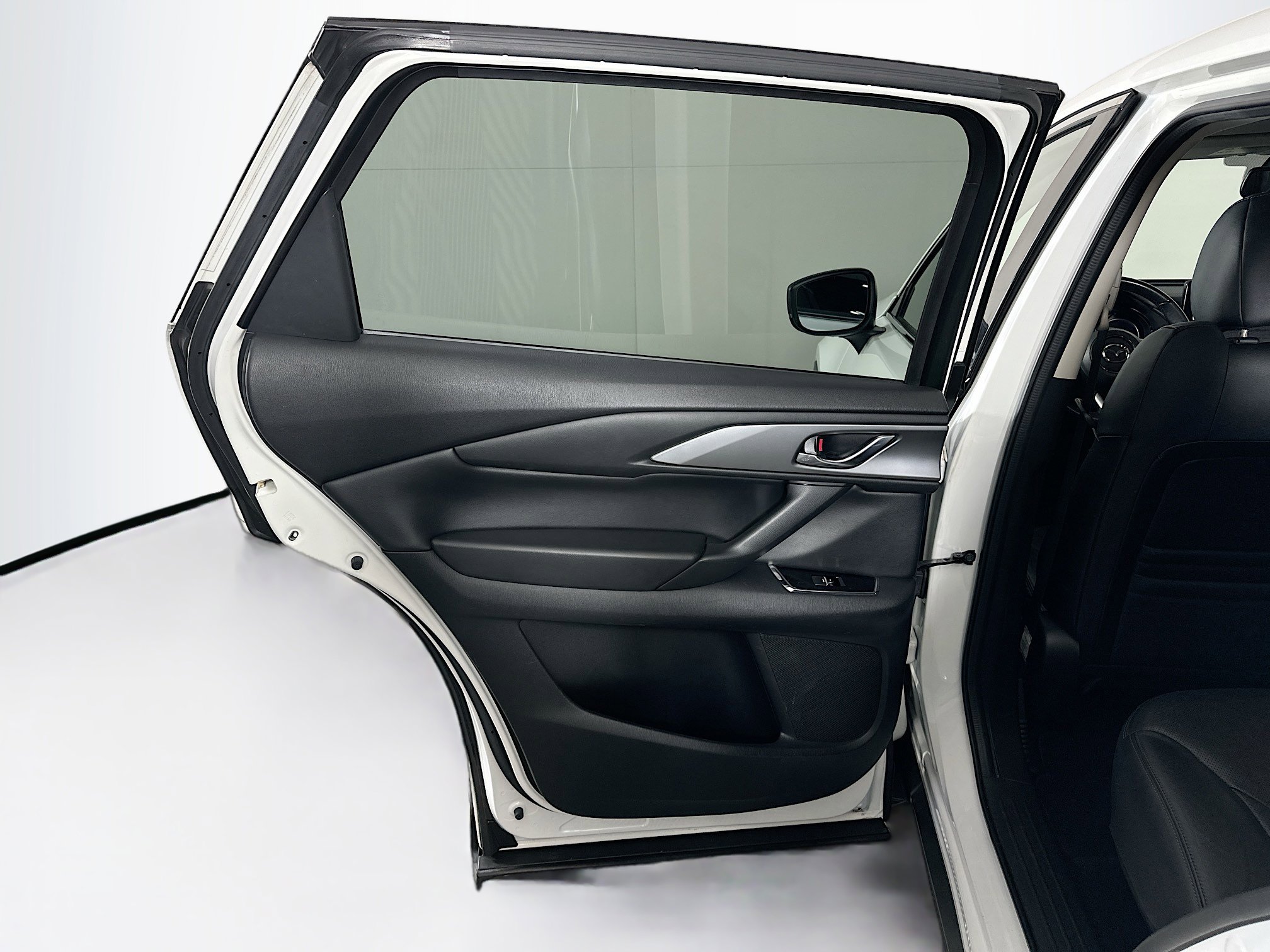 Used 2018 MAZDA CX-9 Touring image 25