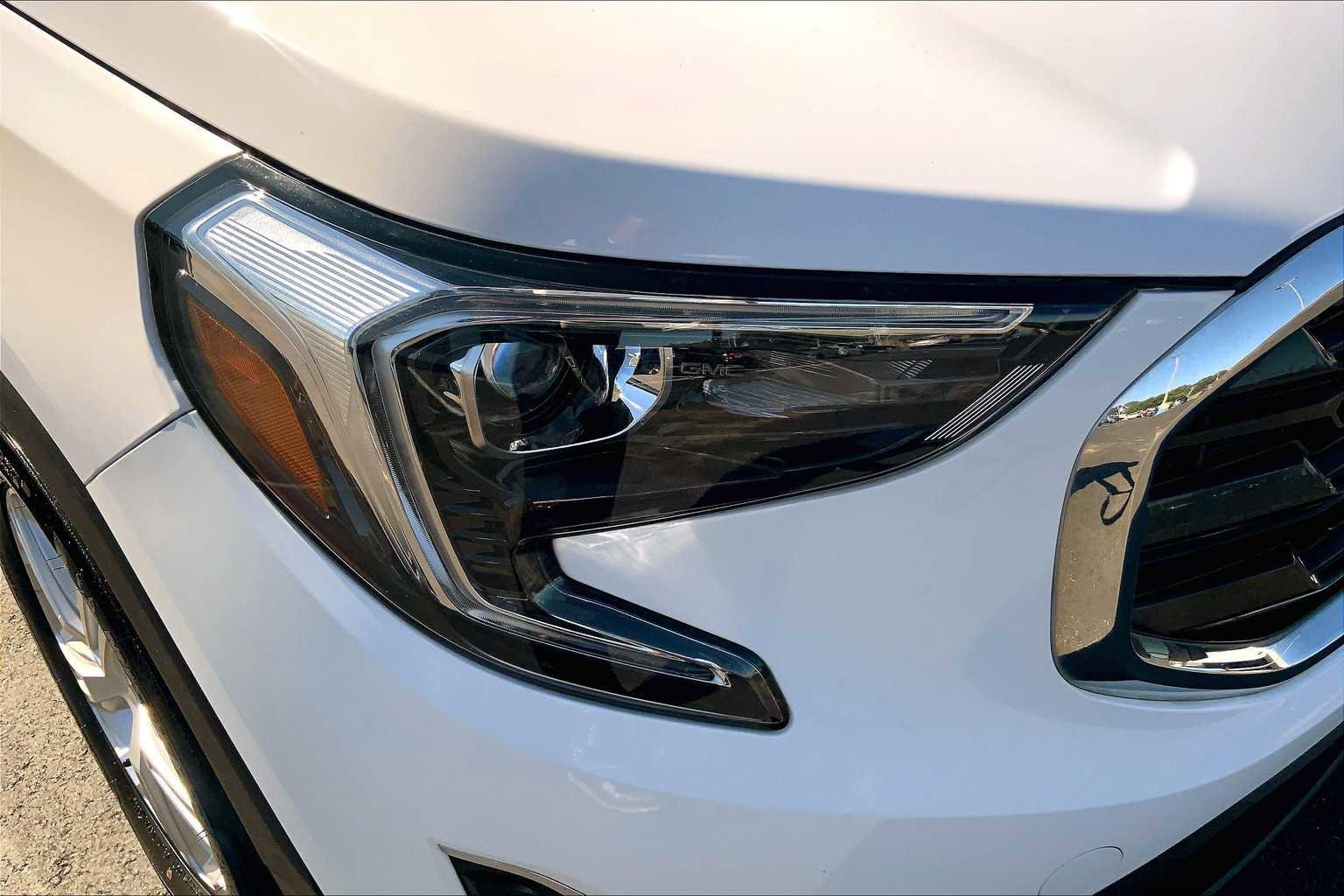 Used 2020 GMC Terrain SLE w/ Driver Convenience Package image 26