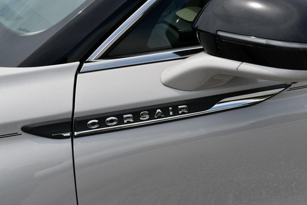 Used 2023 Lincoln Corsair FWD w/ Equipment Group 101A image 11
