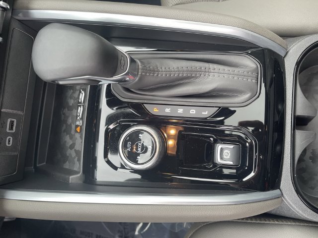 New 2026 Chevrolet Colorado ZR2 w/ Technology Package AWD/4WD image 22