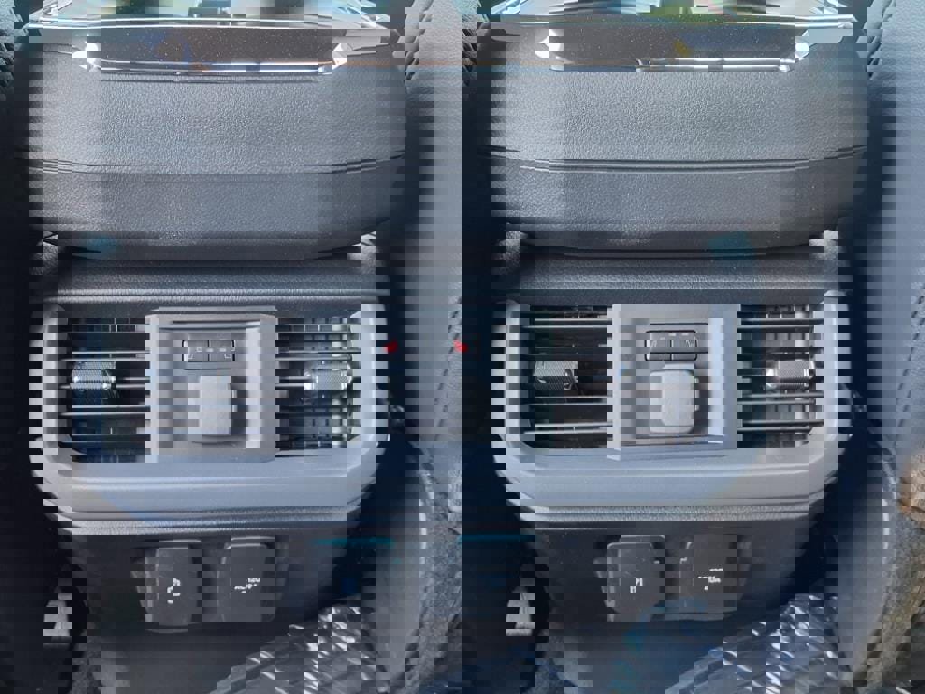 New 2025 Ford F150 Lariat w/ Equipment Group 502A High image 16